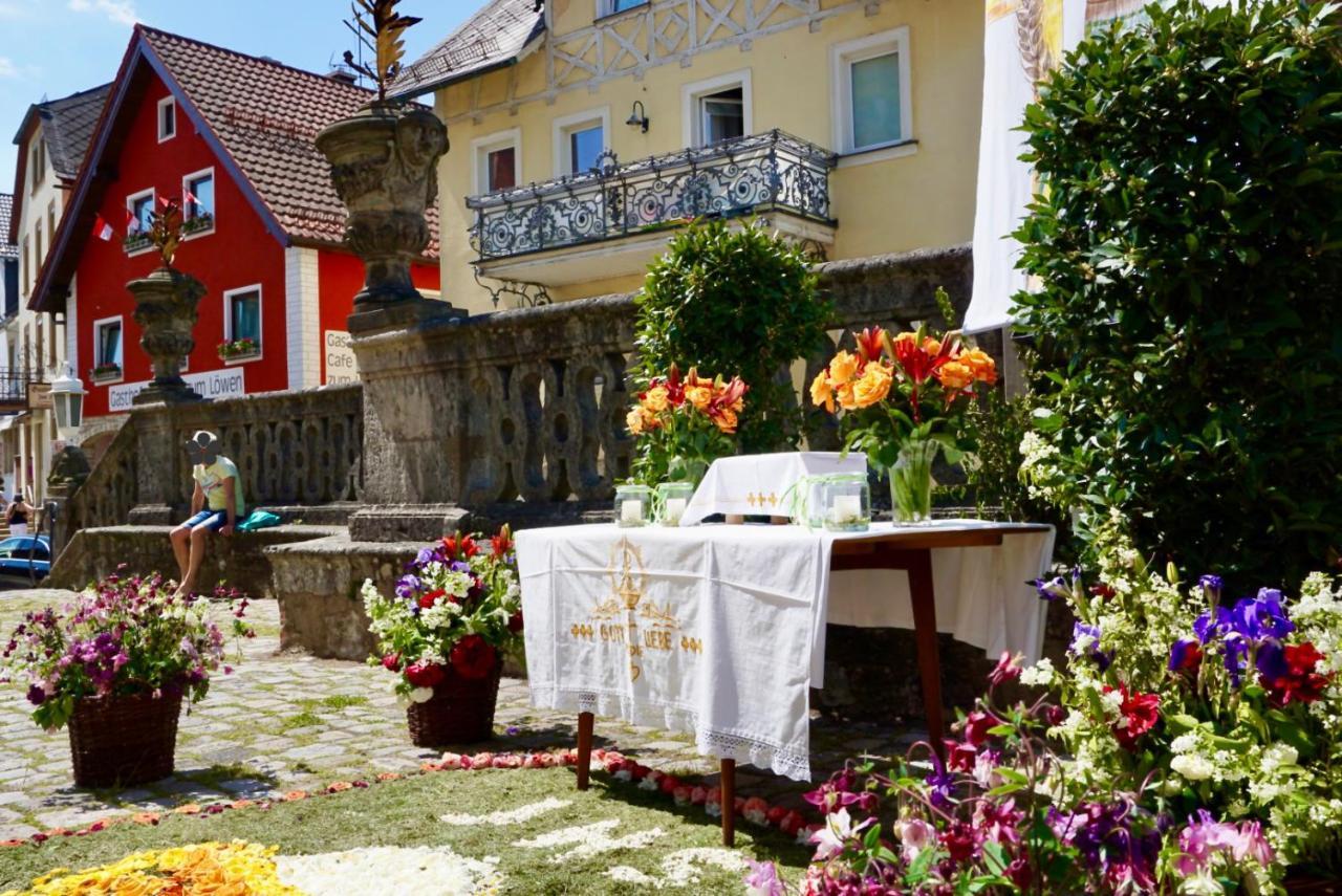 Gasthof Zum Loewen Goessweinstein Buitenkant foto